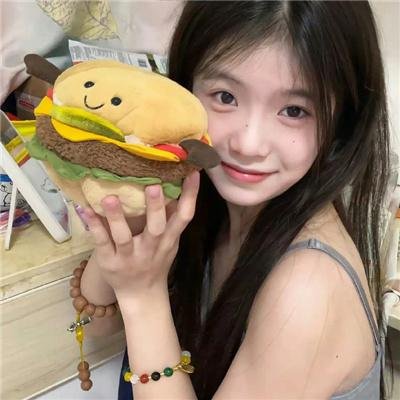 吉丝兰·马克斯韦尔：富淫